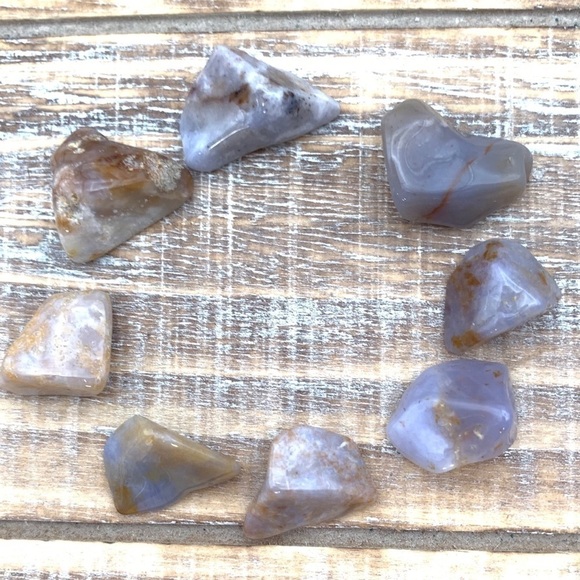 Blue Chalcedony Crystal - 8 Stones - Picture 5 of 7